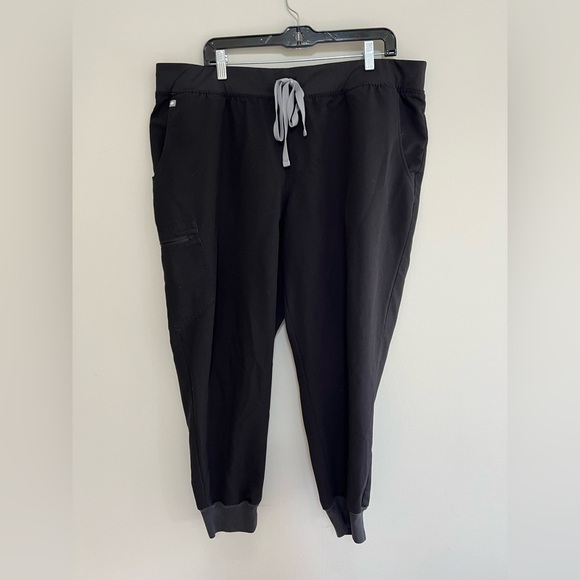 FIGS Zamora 2.0 Jogger Scrub Pants in Black, size 3XL/P - Picture 3 of 9